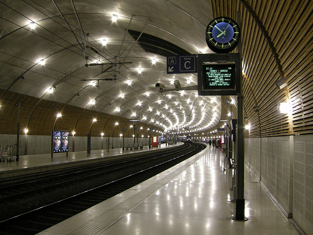 MONACO: Gare SNCF.