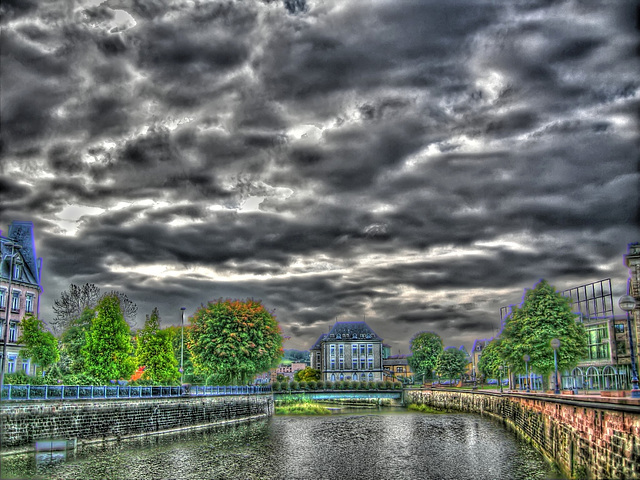 BELFORT: La Savoureuse, les quais.