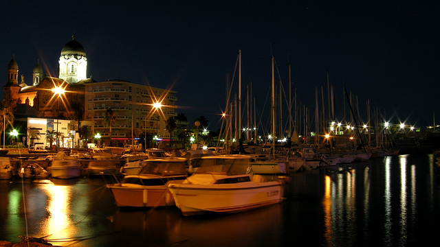 SAINT-RAPHAEL: La Cathédrale, le port.