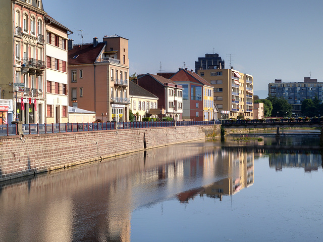 BELFORT: Le quai  Vallet , la savoureuse.