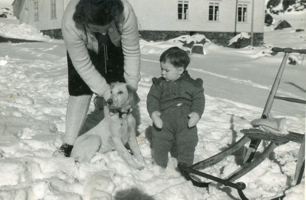 (504) Ure i Lofoten: Hilma (Svendsen) Solem og Lisbeth Andreassen