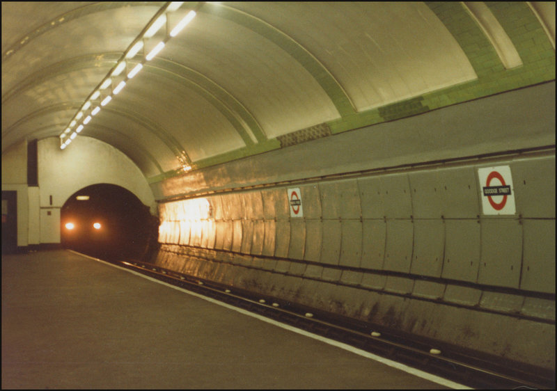 Goodge Street platform