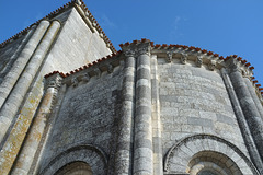 Détail d'une abside de l'église de Maillezais