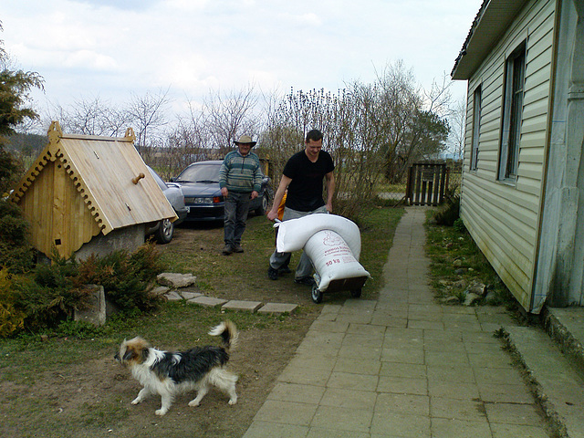 Martinas is pushing to help dad and gramp's is supervising
