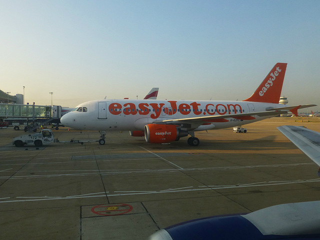 Snapshots from Gatwick (1) - 4 September 2013