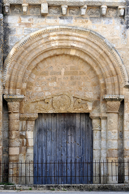 Portail de l'église St-Savinien de Melle