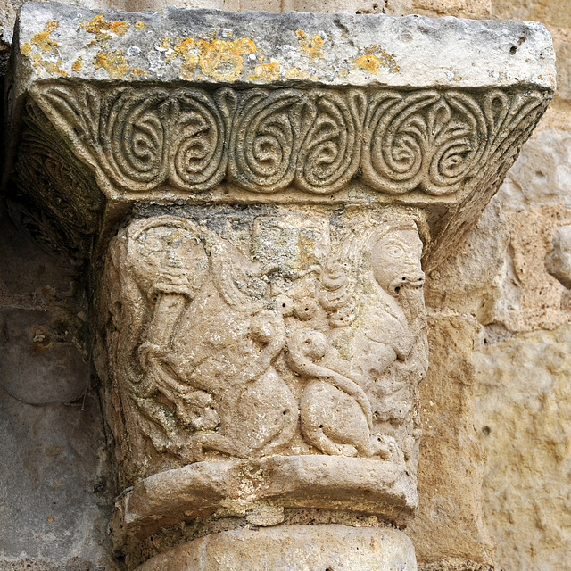 Chapiteau de l'église St-Savinien de Melle