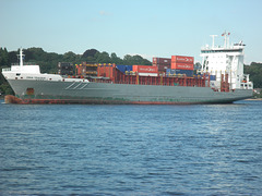 Feeder-Containerschiff   DINA TRADER