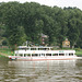 ŝipo sur rivero Elbo (Schiff auf der Elbe)