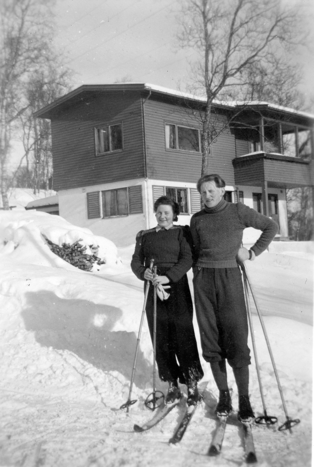 (201) Hilma (Svendsen) Solem og Jens Bergum