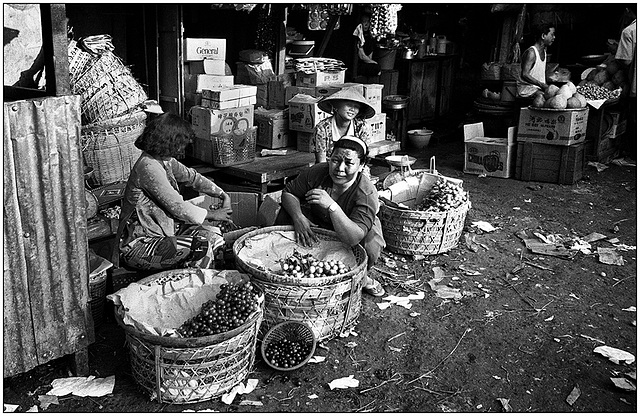 Le marché 2 .