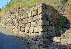 dekliva muro (Mauer am Abhang)