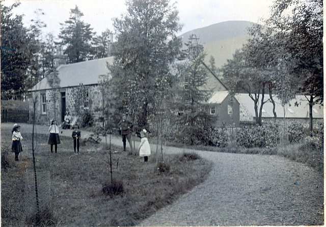 Alexander, Annie, Agnes, James and Lillian Hay at Finzean a photo by their father The Rev James Hay of Montrose