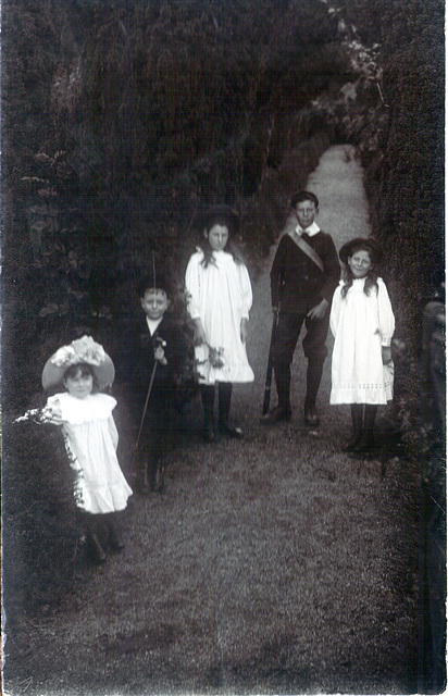 The Hay Children at Finzean House c1908