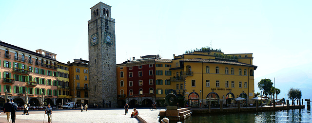 Riva del Garda. Piazza 3 Novembre - Torre Apponale. ©UdoSm