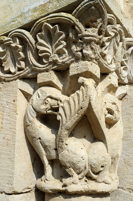 Chapiteau de l'église St-Hilaire de Melle