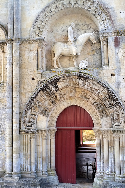 Portail de l'église St-Hilaire de Melle