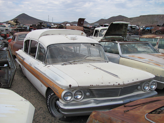 1960 Pontiac Bonneville Superior Ambulance