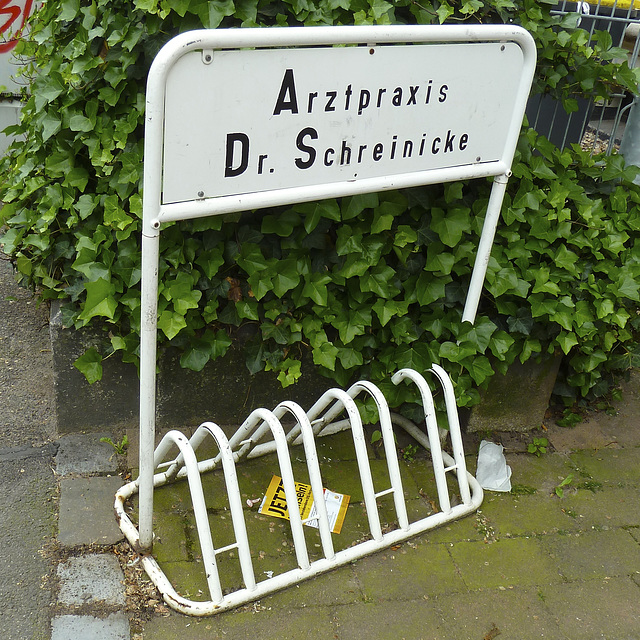 Leipzig 2013 – Bike parking for the surgery of Dr. Schreinicke