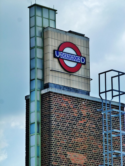 boston manor station, brentford, london