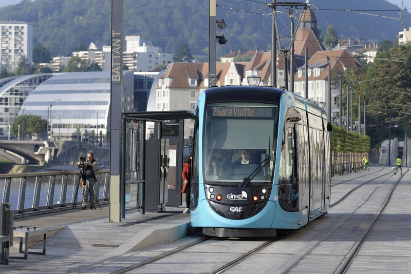 BESANCON: LeTram: Station Battant