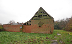 Frostenden. The Grove. Barn (3)