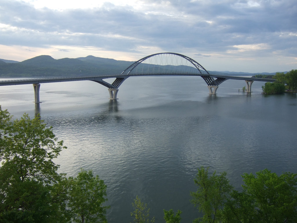 Lake Champlain Bridge