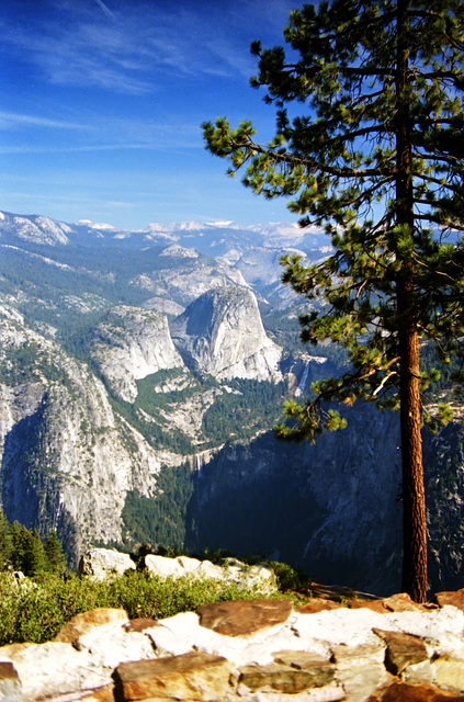 Yosemite NP, Glacier Point Vista II, Aug. 1985 (105°)