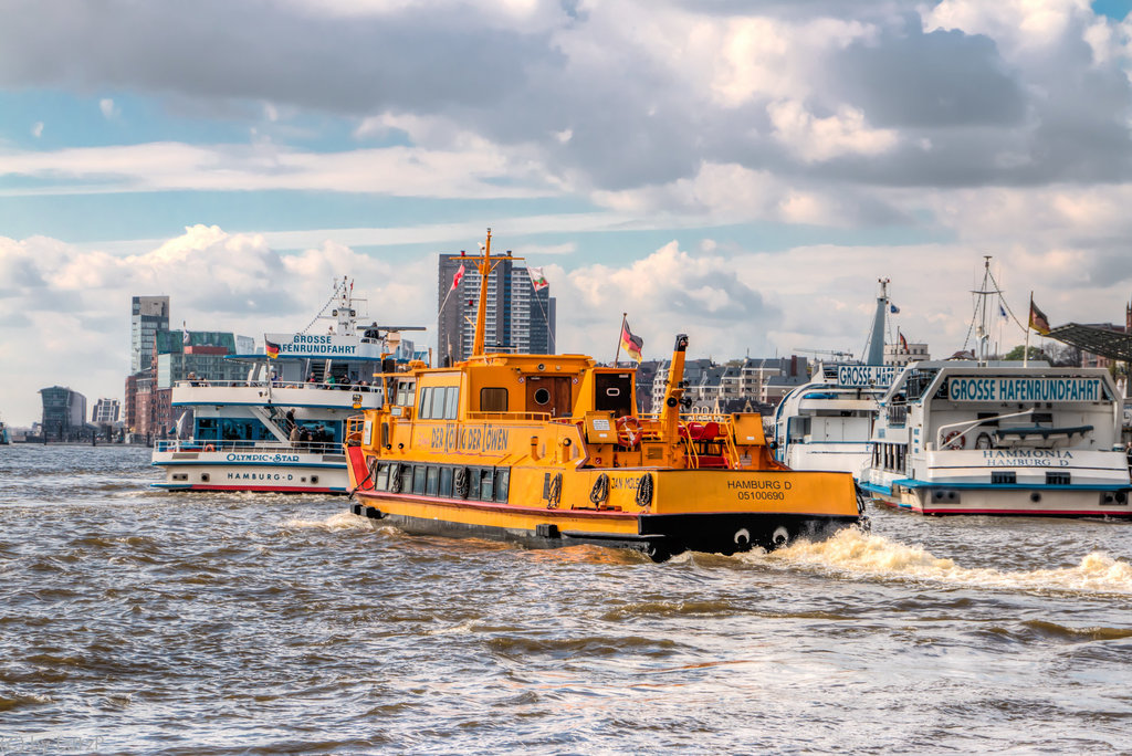 Auf der Elbe (255°)