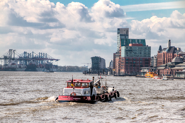 Auf der Elbe (255°)