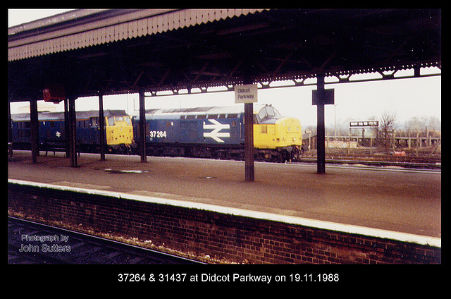 37264 & 31437 at Didcot on 19.11.1988