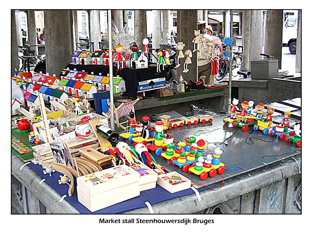 Market stall - toys - Steenhouwersdijk, Bruges