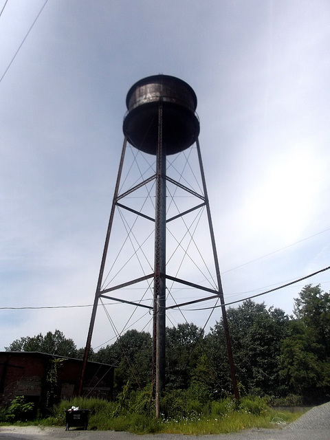 Water tower / Château d'eau.