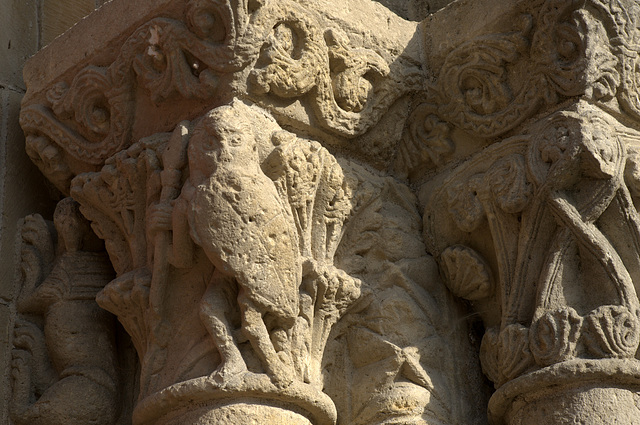 Chapiteau de l'église de Foussais-Payré