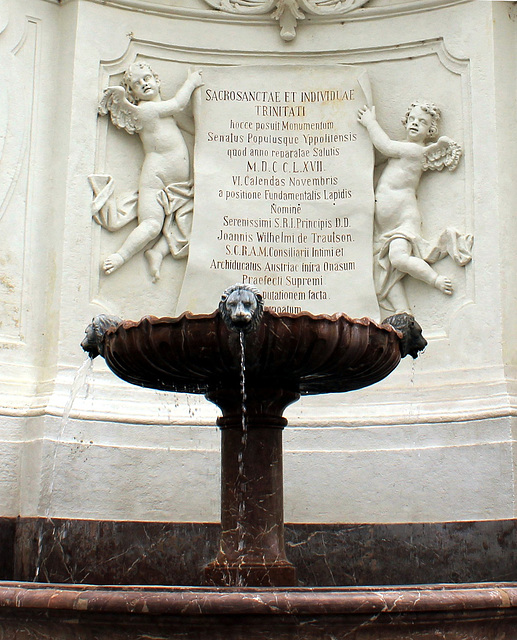 Brunnen an der Dreifaltigkeitssäule