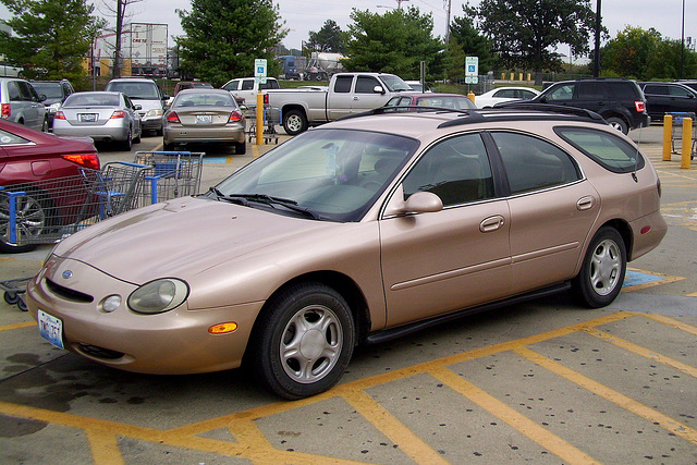 Ford Taurus Station Wagon