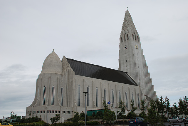 Gloomy Hallgrimskirkja