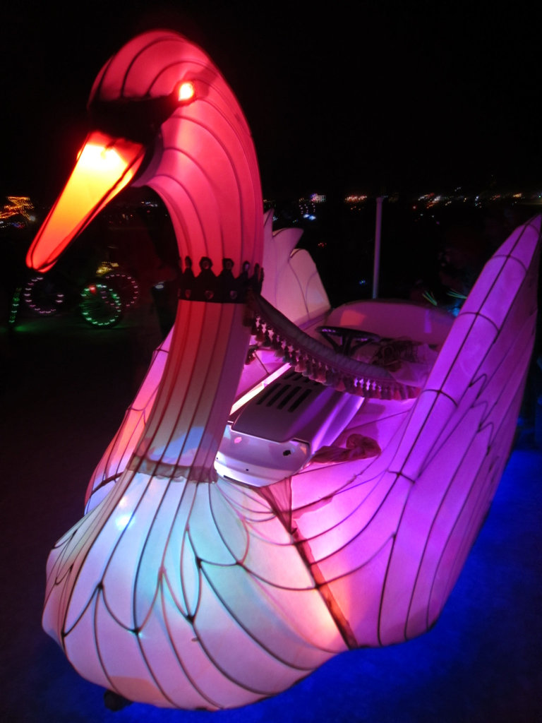 Swan Art Car (1843)