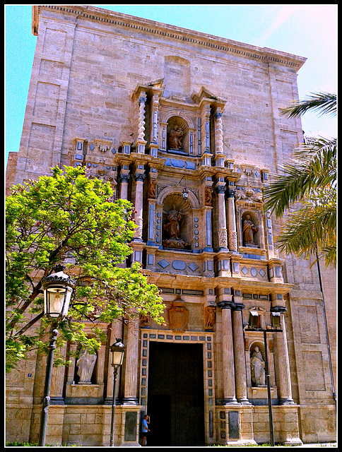 Valencia: parroquia de la Santa Cruz.
