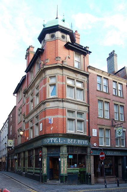 Bee Hive Hotel, on the corner of High Bridge and Cloth Market,  Newcastle upon Tyne