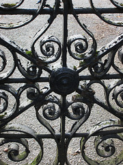Gate