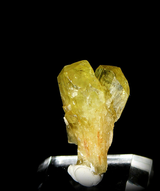 Brasilianite (2)