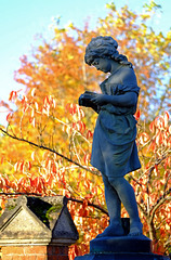 Pirbright Autumn 2013 Fuji X-E1 statue