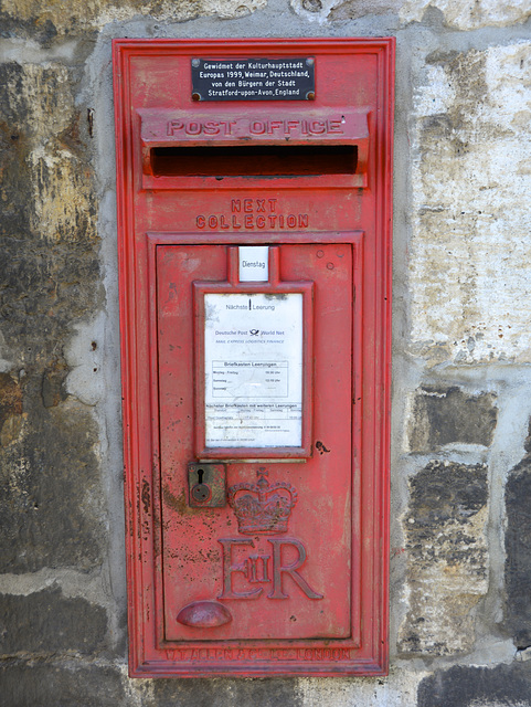 Weimar 2013 – Royal Mail postbox in service with the Deutsche Post