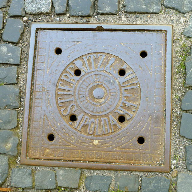 Weimar 2013 – Manhole of Stieberitz & Müller of Apolda