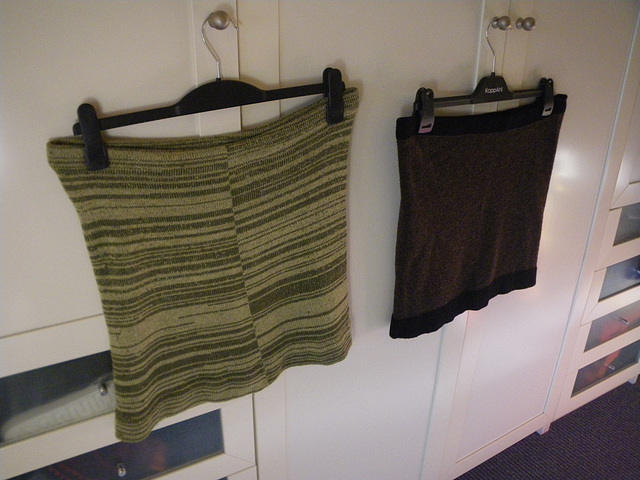 Green peruvian alpaca skirt and short tweed skirt