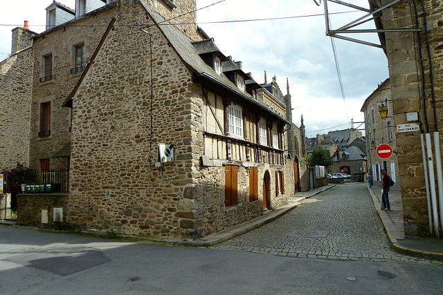 Dinan 2014 – Corner of Rue Saint Charles and Rue de la Boulangerie