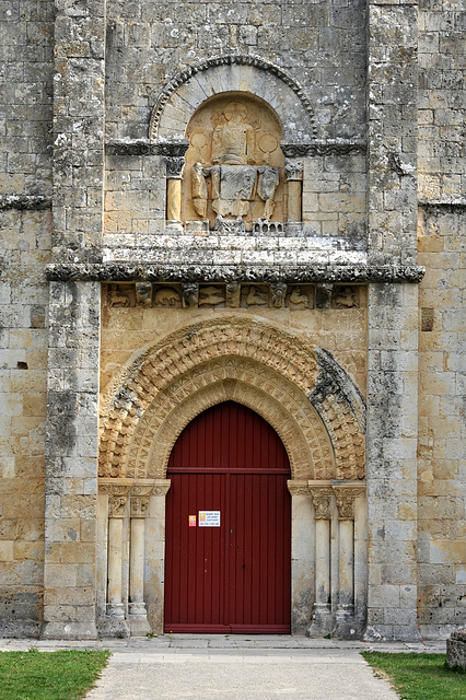 Portail de l'église St-Pierre de Melle