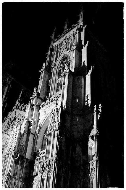 York X-E1 York Minster 12 mono