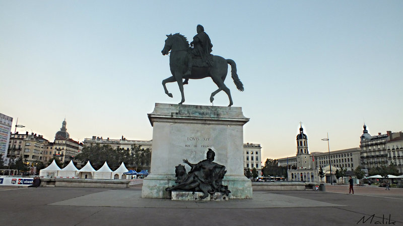 Statut du Roi de France Louis XIV